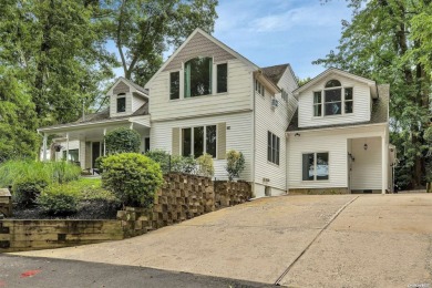 Beach Home For Sale in Oyster Bay, New York