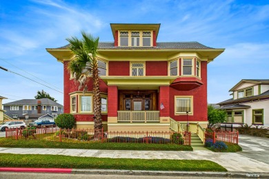 Beach Home For Sale in Eureka, California