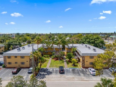 Beach Condo For Sale in Lantana, Florida