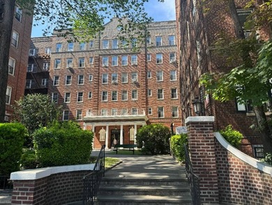 Beach Condo For Sale in Flushing, New York