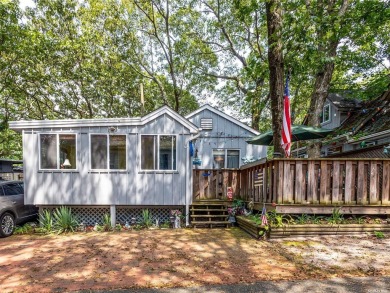 Beach Home For Sale in Baiting Hollow, New York