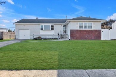 Beach Home For Sale in Lindenhurst, New York