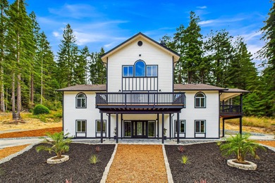 Beach Home For Sale in Freshwater, California