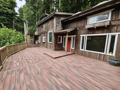 Beach Home Sale Pending in Eureka, California