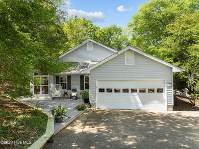 Beach Home For Sale in Pine Knoll Shores, North Carolina
