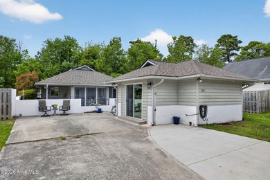 Beach Home For Sale in Hampstead, North Carolina