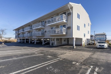 Condo For Sale in Hampton image photo picture