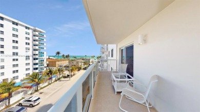 Beach Condo For Sale in Hollywood, Florida