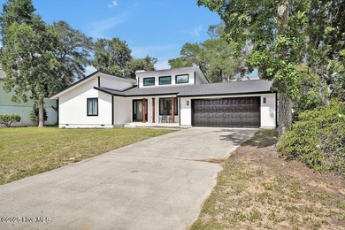 Beach Home For Sale in Oak Island, North Carolina