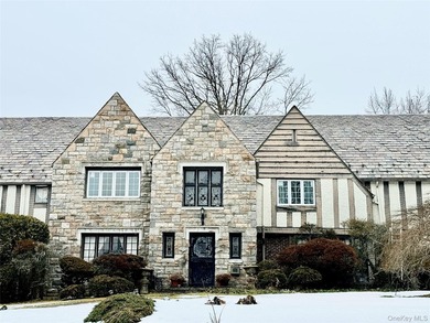 Beach Home For Sale in Great Neck, New York