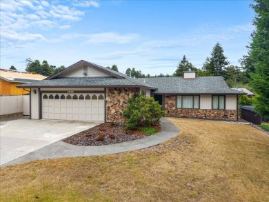 Beach Home For Sale in Eureka, California
