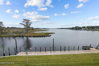 Beach Townhome/Townhouse For Sale in New Bern, North Carolina