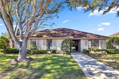 Beach Home For Sale in Corpus Christi, Texas