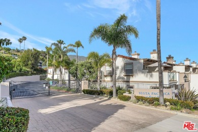 Beach Condo For Sale in Malibu, California