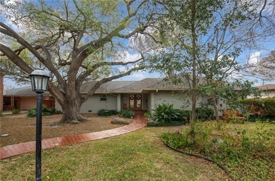 Beach Home For Sale in Corpus Christi, Texas