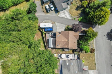 Beach Home For Sale in Eureka, California