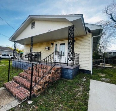 Beach Home For Sale in Biloxi, Mississippi