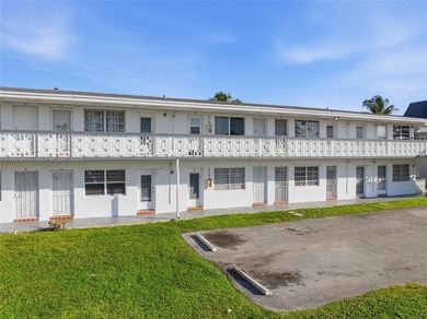 Beach Condo For Sale in Miami Gardens, Florida