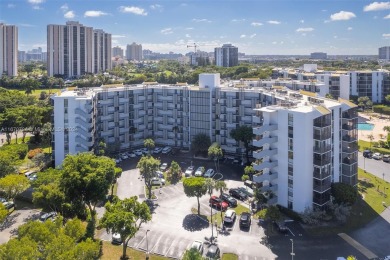 Beach Condo For Sale in Aventura, Florida