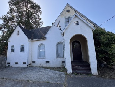 Beach Home For Sale in Eureka, California