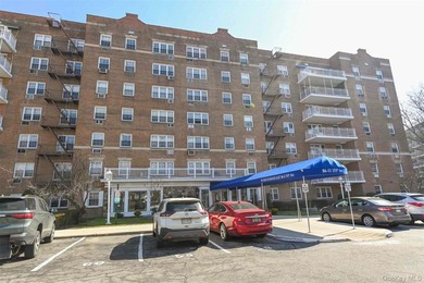 Beach Condo For Sale in Howard Beach, New York