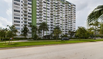 Beach Condo For Sale in North Miami, Florida