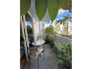 Beach Condo For Sale in Miami Beach, Florida