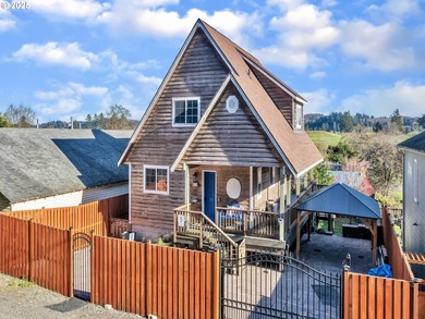 Beach Home For Sale in Warrenton, Oregon