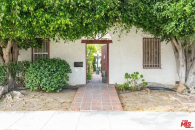 Beach Home Sale Pending in Santa Monica, California