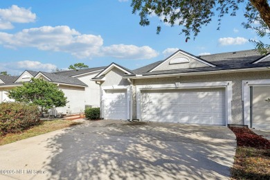 Beach Townhome/Townhouse For Sale in Middleburg, Florida