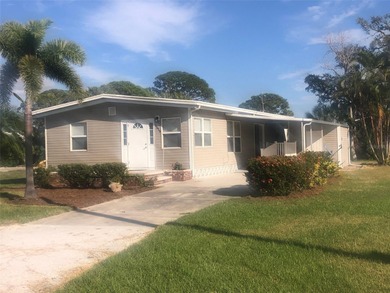 Beach Home For Sale in Bradenton, Florida