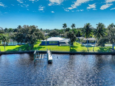 Beach Home For Sale in Fort Myers, Florida
