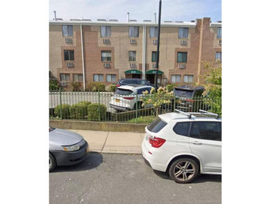 Beach Condo For Sale in Flushing, New York