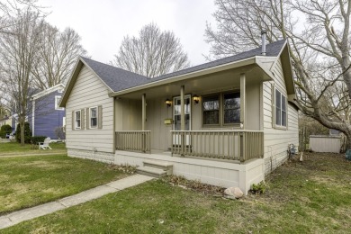 Beach Home For Sale in Lexington, Michigan