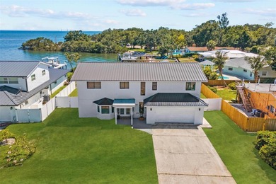 Beach Home For Sale in St. Petersburg, Florida