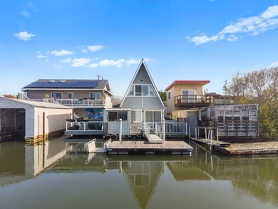 Beach Home For Sale in Eureka, California