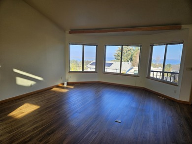 Beach Home For Sale in Eureka, California