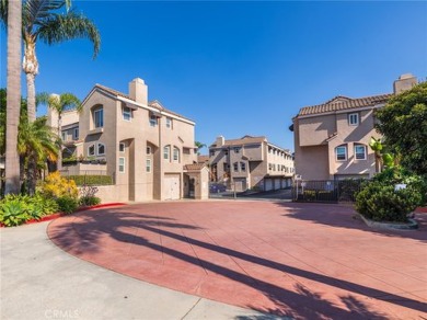 Beach Townhome/Townhouse Sale Pending in El Segundo, California