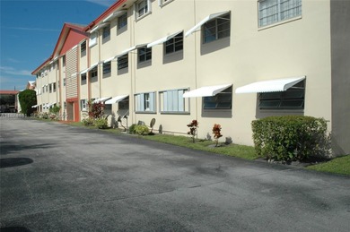 Beach Condo For Sale in Hollywood, Florida