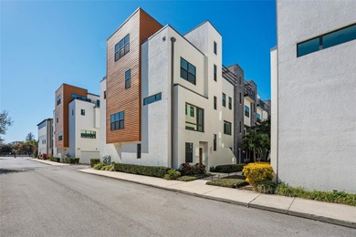 Beach Townhome/Townhouse For Sale in Tampa, Florida