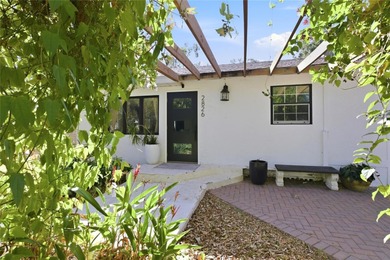 Beach Home For Sale in Sarasota, Florida