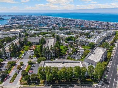 Beach Condo For Sale in Newport Beach, California