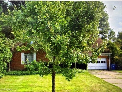 Beach Home For Sale in Bay Village, Ohio