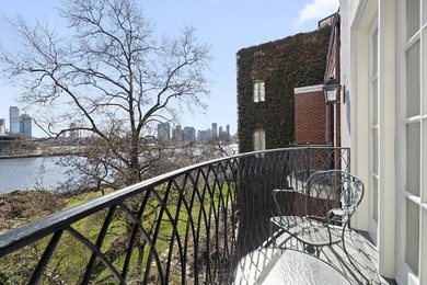 Beach Home For Sale in New York, New York