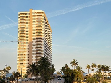 Beach Condo For Sale in Hallandale Beach, Florida