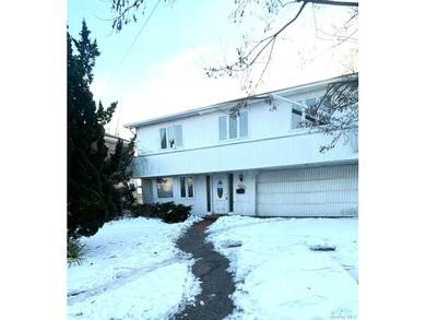 Beach Home For Sale in Merrick, New York