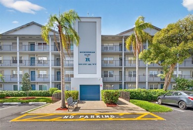Beach Condo For Sale in Pembroke Pines, Florida