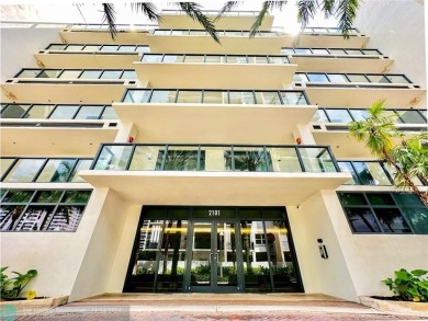 Beach Condo For Sale in Hollywood, Florida