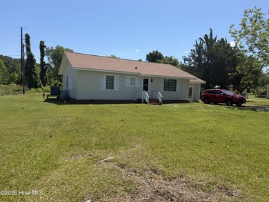 Beach Home For Sale in Beaufort, North Carolina