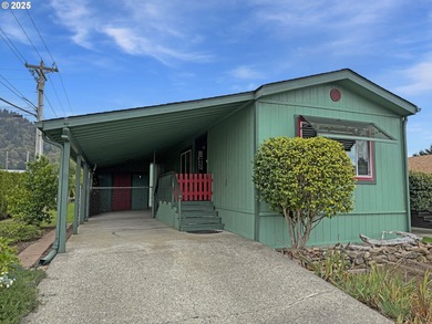 Beach Home For Sale in Brookings, Oregon